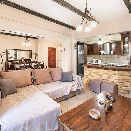 Corfu Old Town 100m2 *